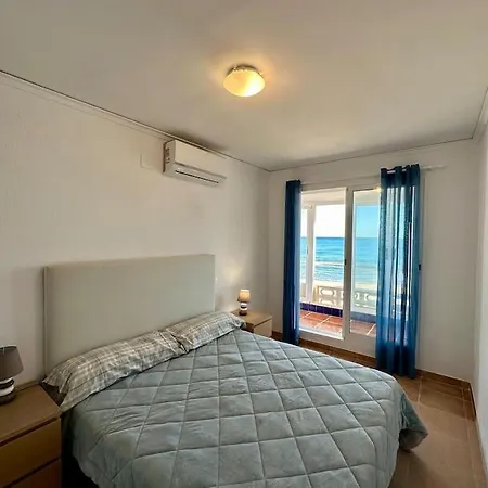 Villa Breathtaking Beachfront House *