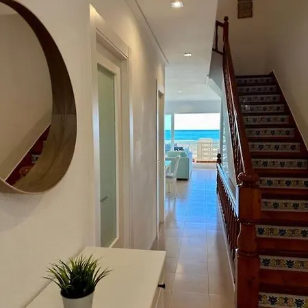 Breathtaking Beachfront House Villa *